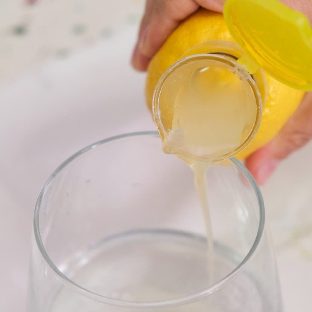 Zing in Seconds: Manual Citrus Squeezer